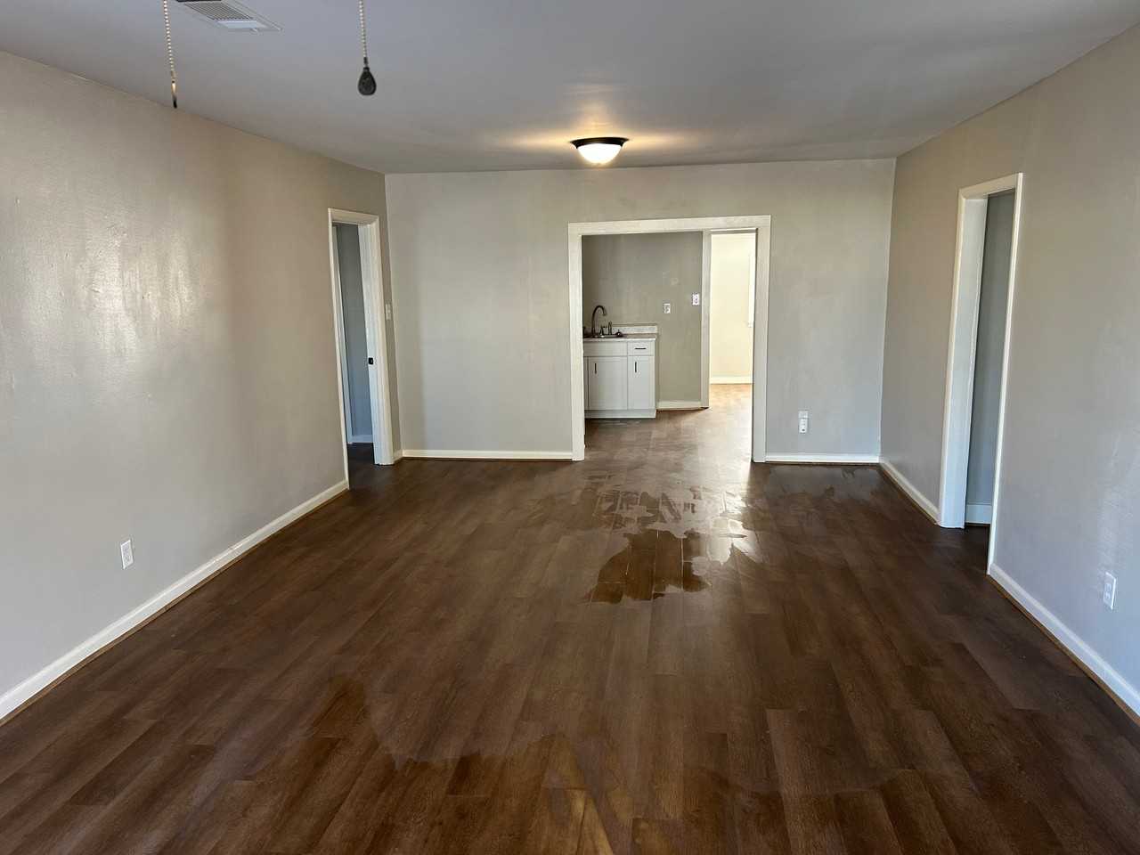 201 Beard St - Photo 3 of 12