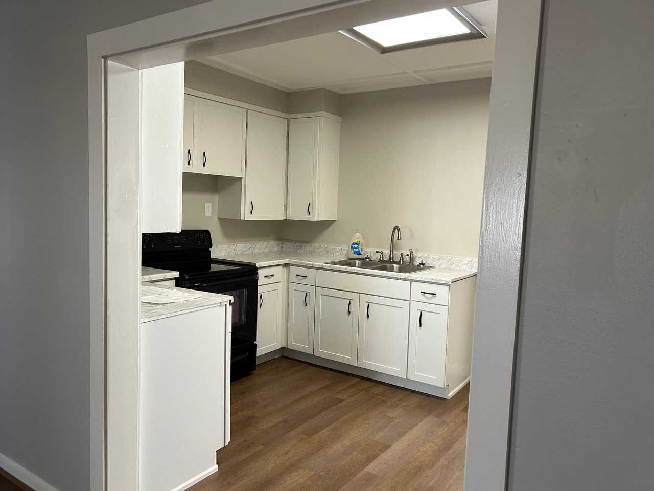 201 Beard St - Photo 5 of 12