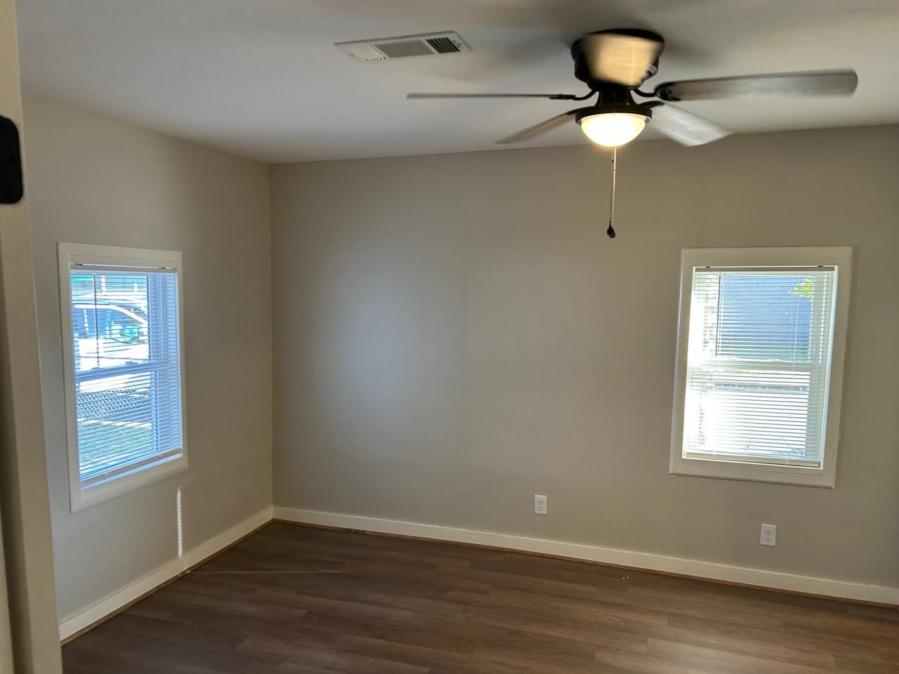 201 Beard St - Photo 7 of 12
