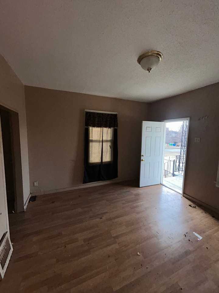 5508 Beacon Ave - Photo 3 of 10