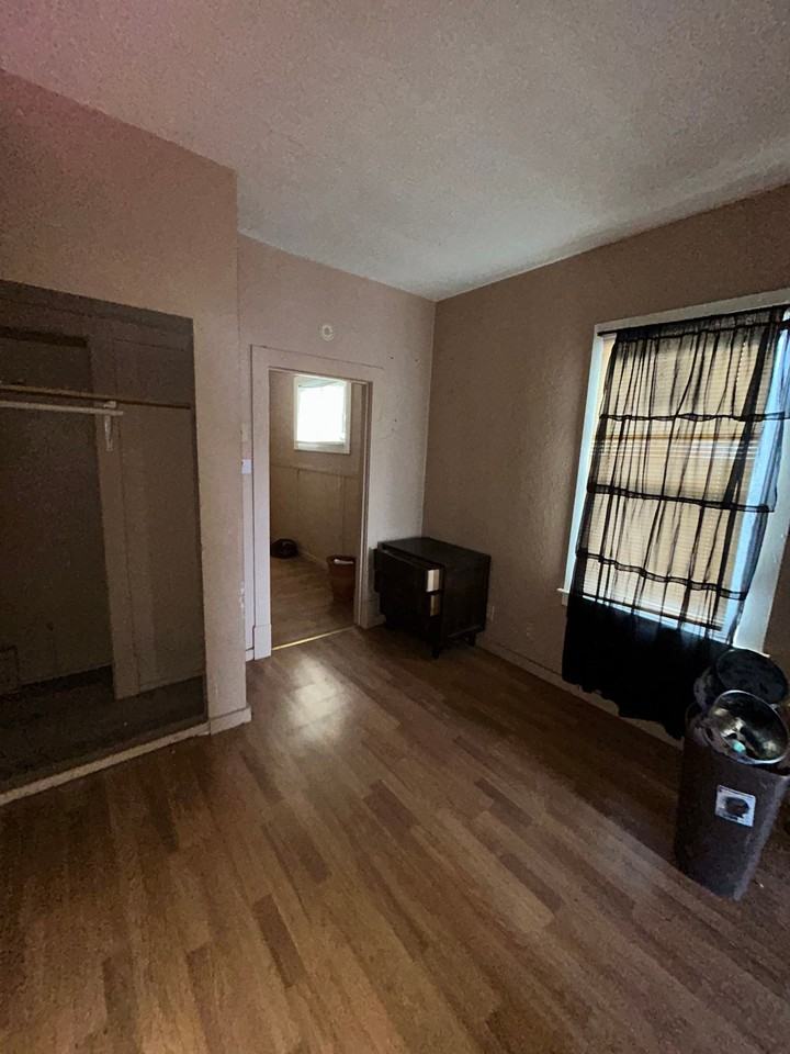 5508 Beacon Ave - Photo 5 of 10