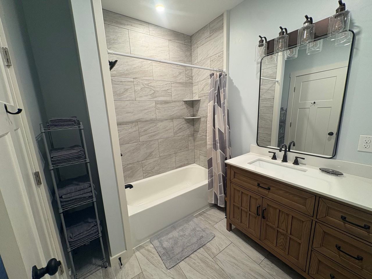 28 Dottie Drive #C - Photo 4 of 7