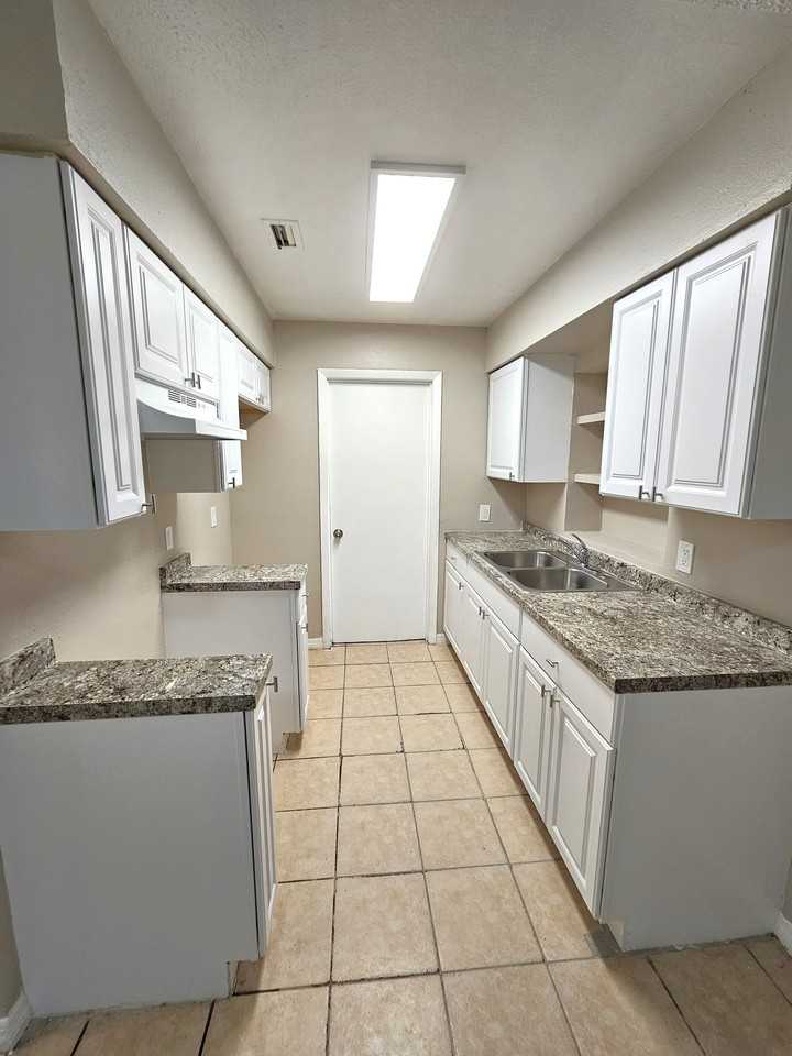 6301 Breezewood St - Photo 6 of 15