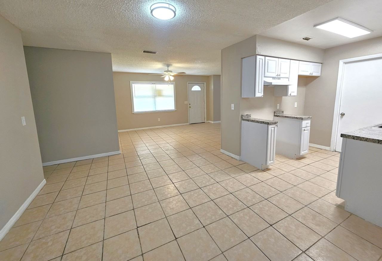 6301 Breezewood St - Photo 7 of 15