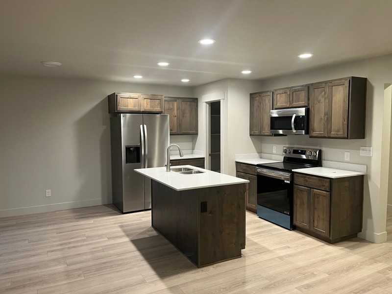 4053 S Woodland Ave - Photo 3 of 11