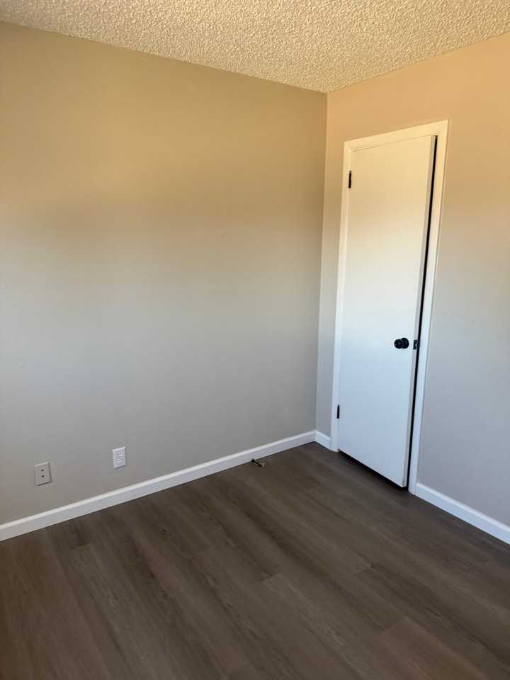 3401 Devonshire Ln - Photo 6 of 12