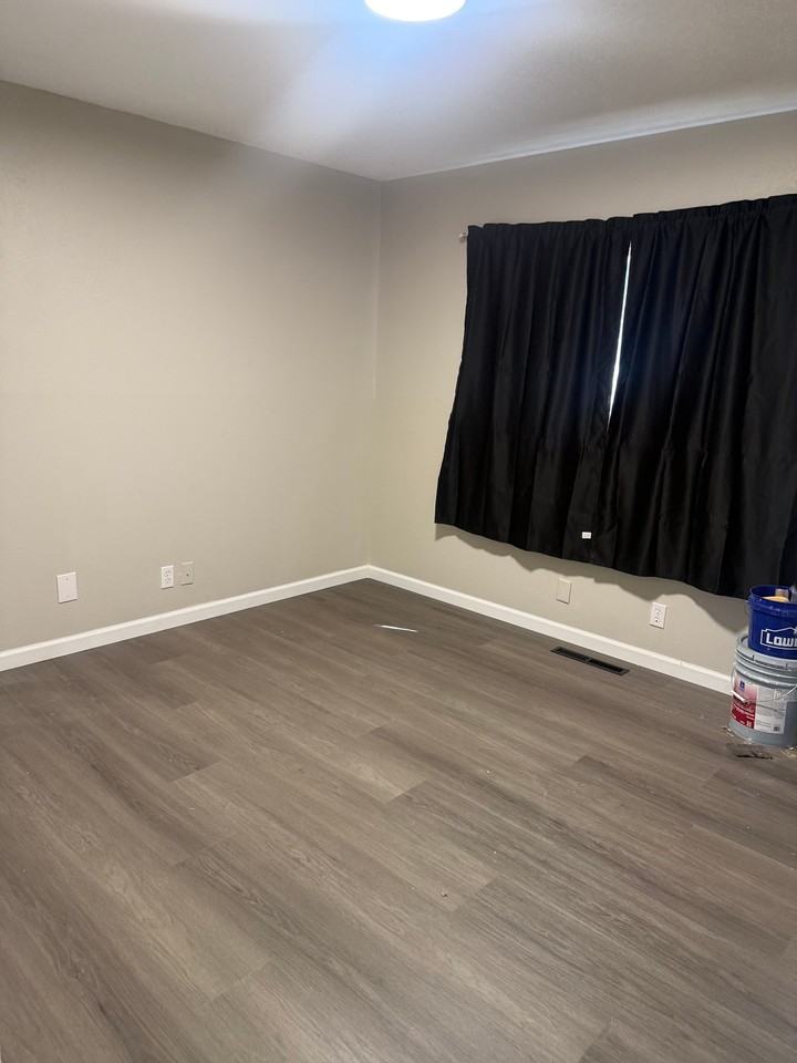3401 Devonshire Ln - Photo 7 of 12