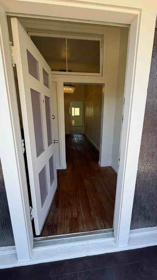1033 2nd Ave - Photo 4 of 22
