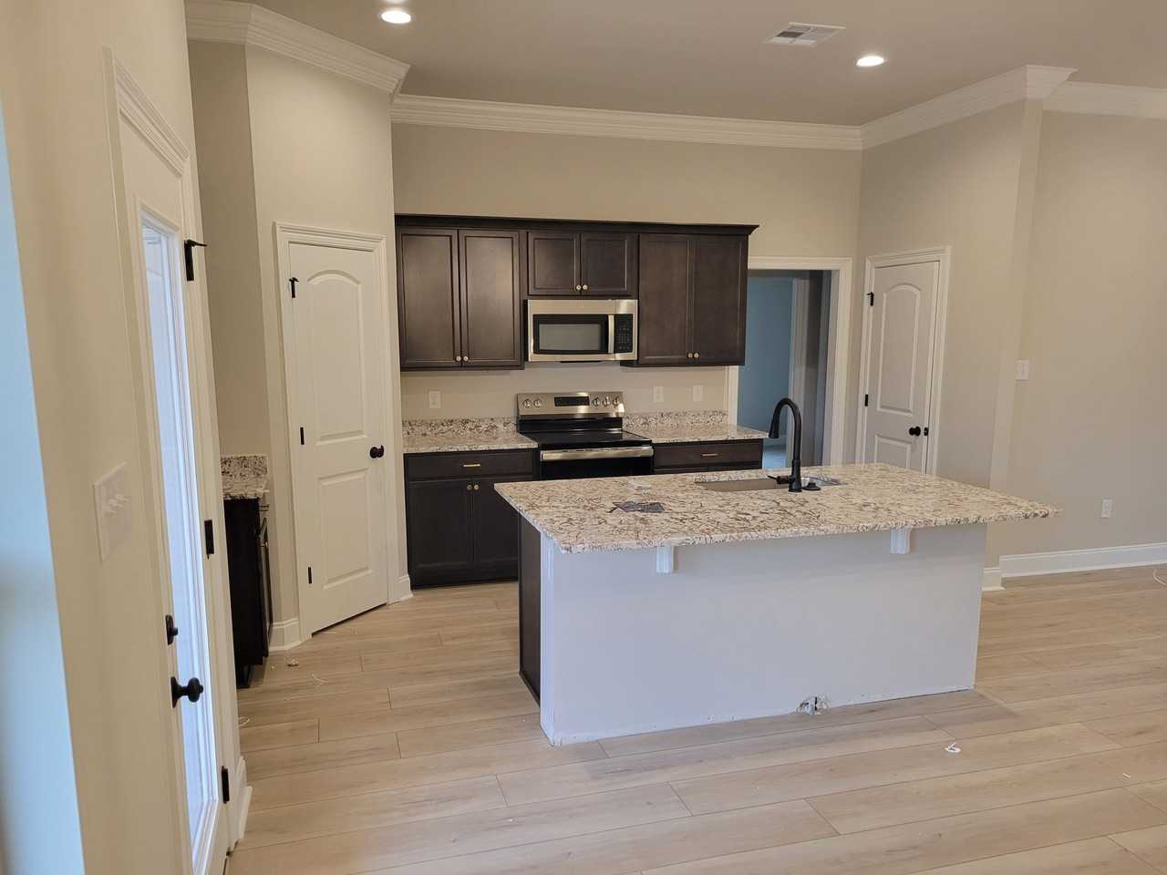 200 Oak Meadow Rd - Photo 5 of 8
