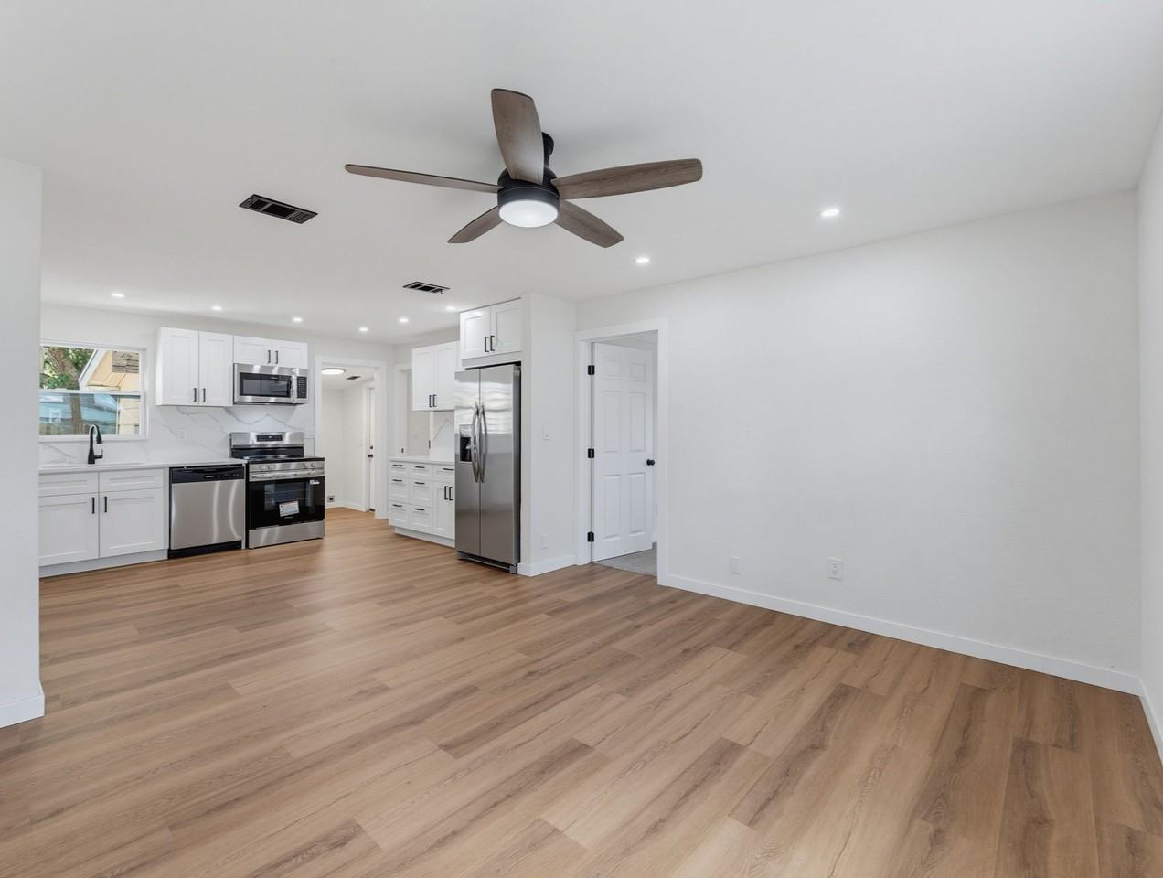 2017 N Betty Ln - Photo 2 of 19