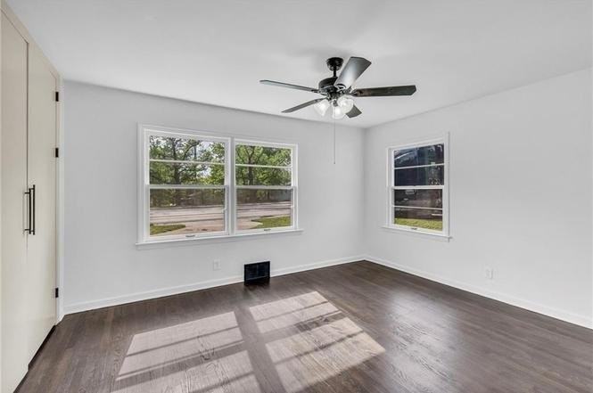 3710 S Sterling Ave - Photo 5 of 15