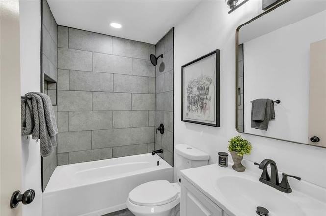 3710 S Sterling Ave - Photo 7 of 15
