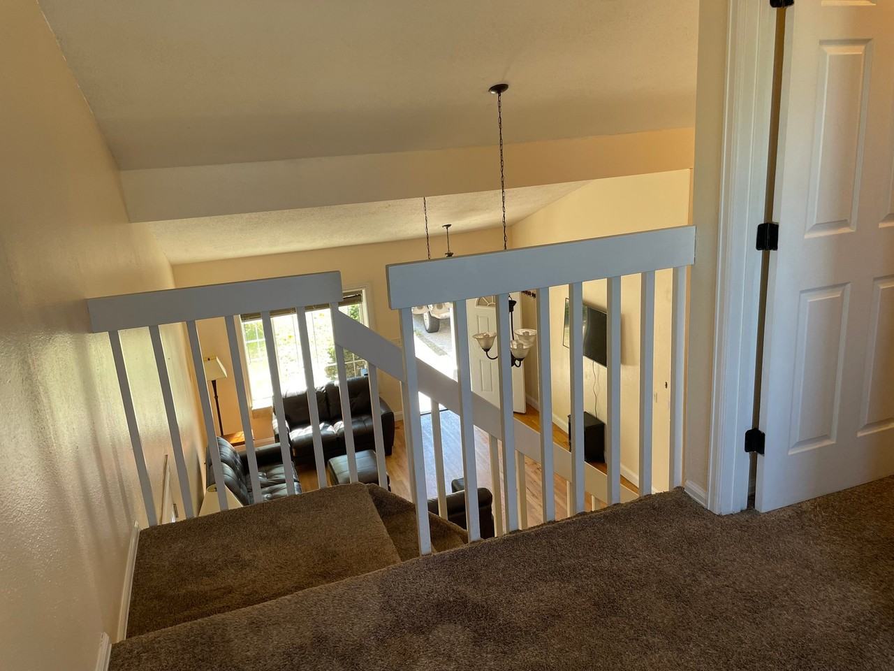 4520 Hollyridge Dr - Photo 5 of 19