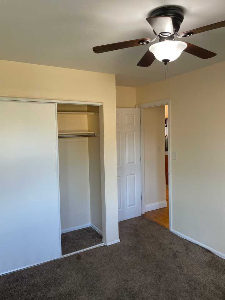 4520 Hollyridge Dr - Photo 6 of 19