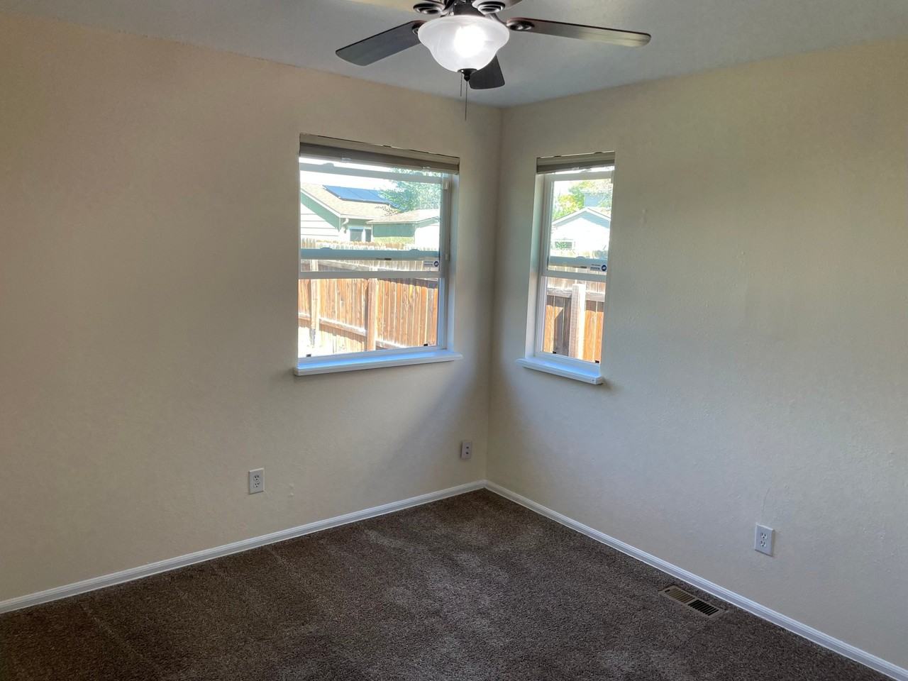 4520 Hollyridge Dr - Photo 7 of 19