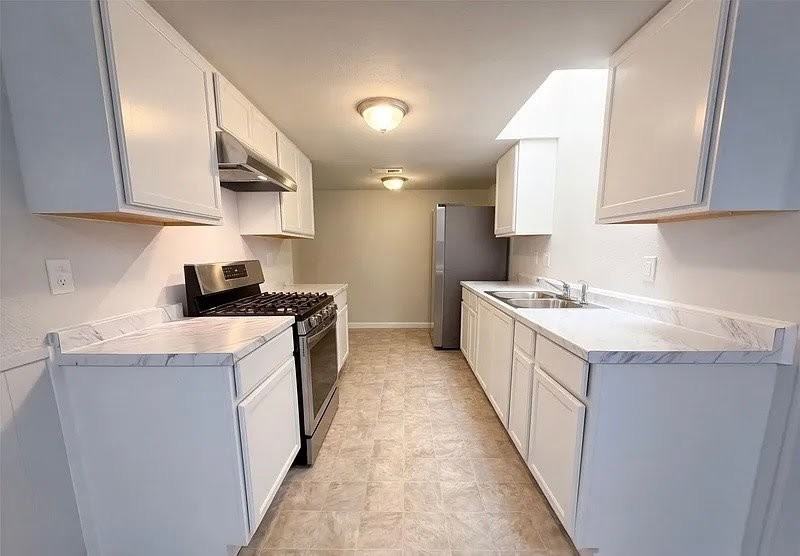1115 Forestburg Dr - Photo 3 of 5
