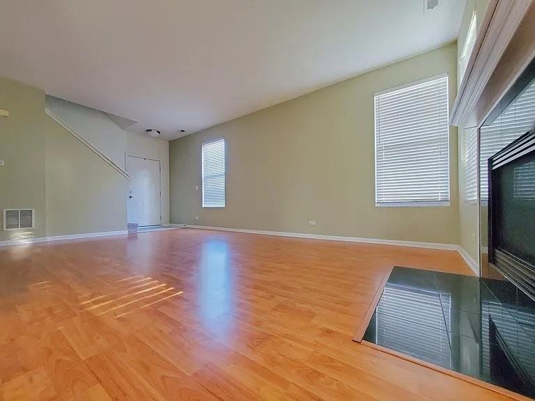 3889 Blackstone Dr - Photo 4 of 15