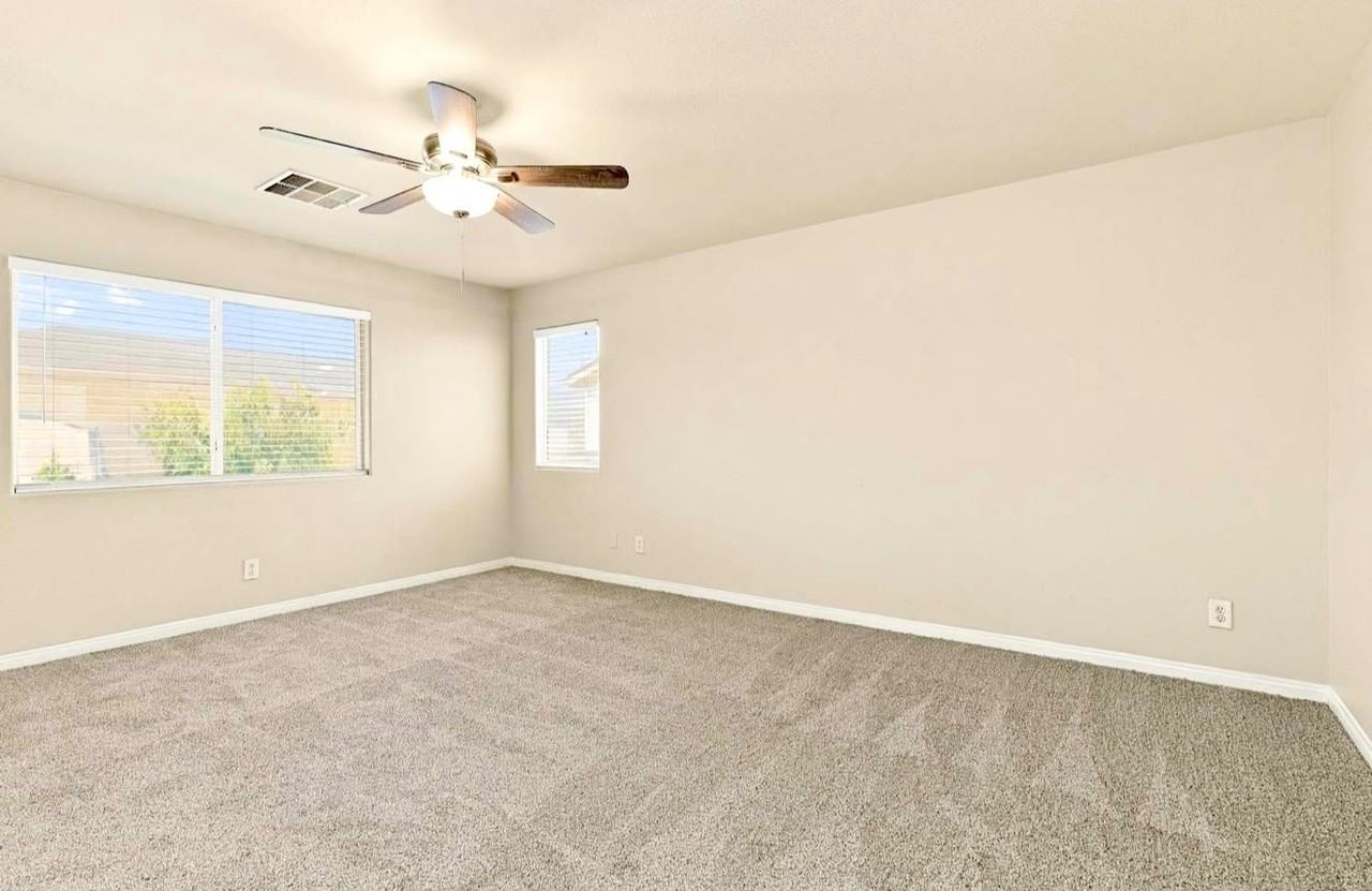 409 Prairie Moon Ave - Photo 4 of 7