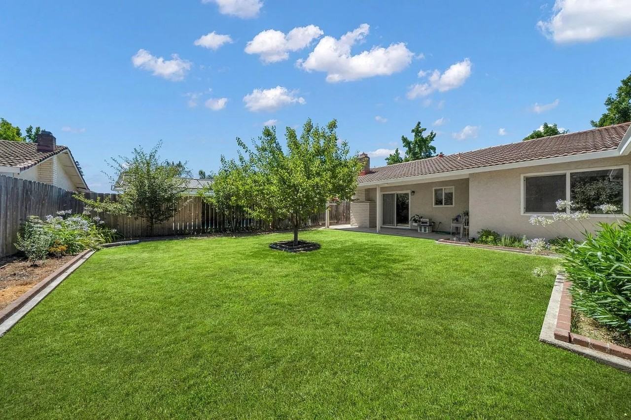1534 Venetian Dr - Photo 6 of 35