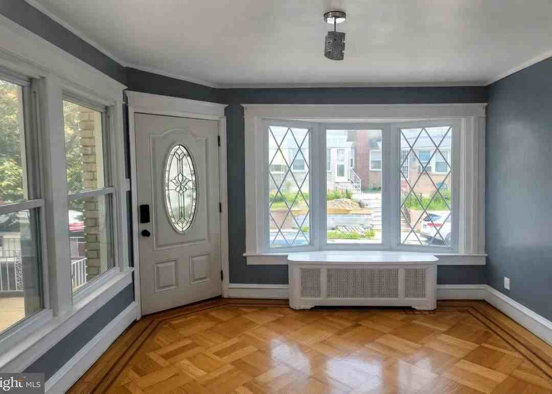 5814 N 15th St - Photo 2 of 16