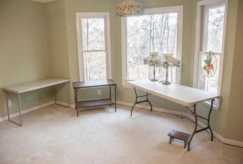421 Wexford Cir - Photo 4 of 18
