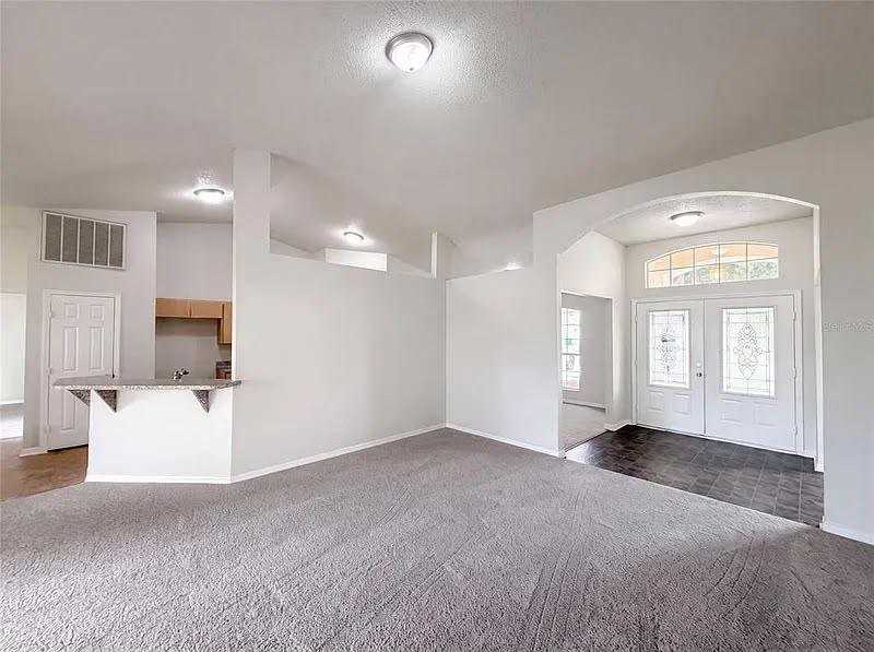 1039 Highland Crest Cir - Photo 6 of 9