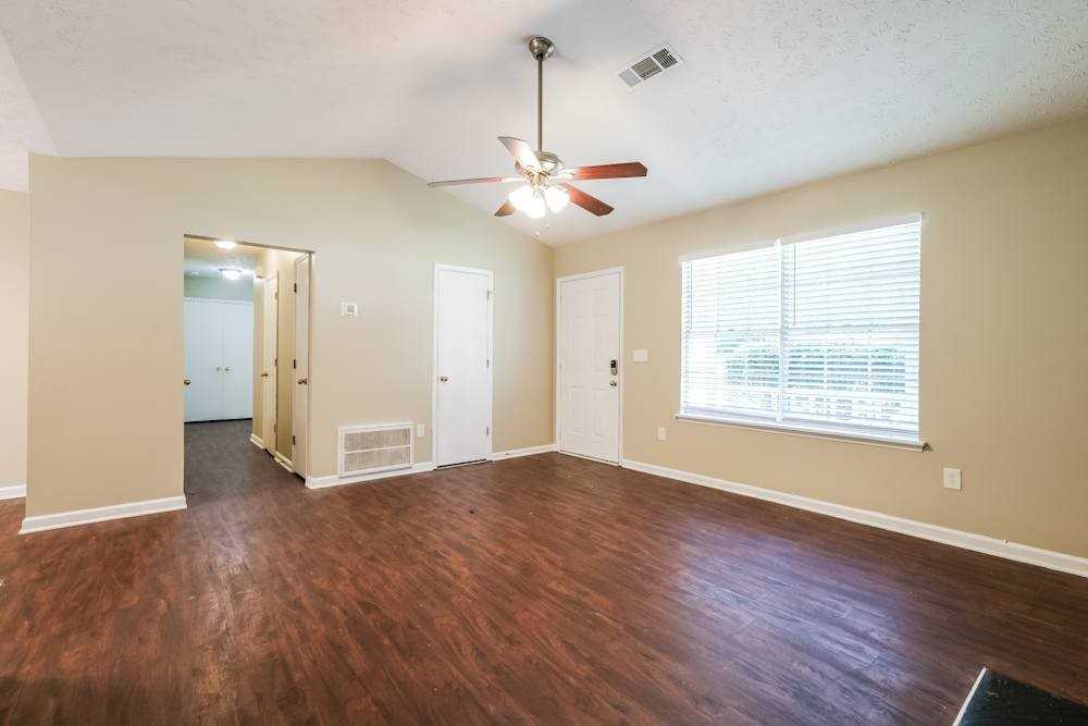 2806 Wilflower Ln, - Photo 2 of 8