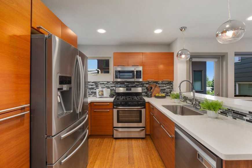 1536 Sturgus Ave S - Photo 6 of 50