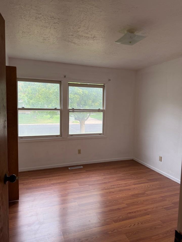 585 Sw - Photo 6 of 19