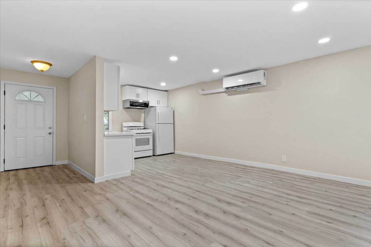 3652 Fredonia Dr #B - Photo 3 of 14
