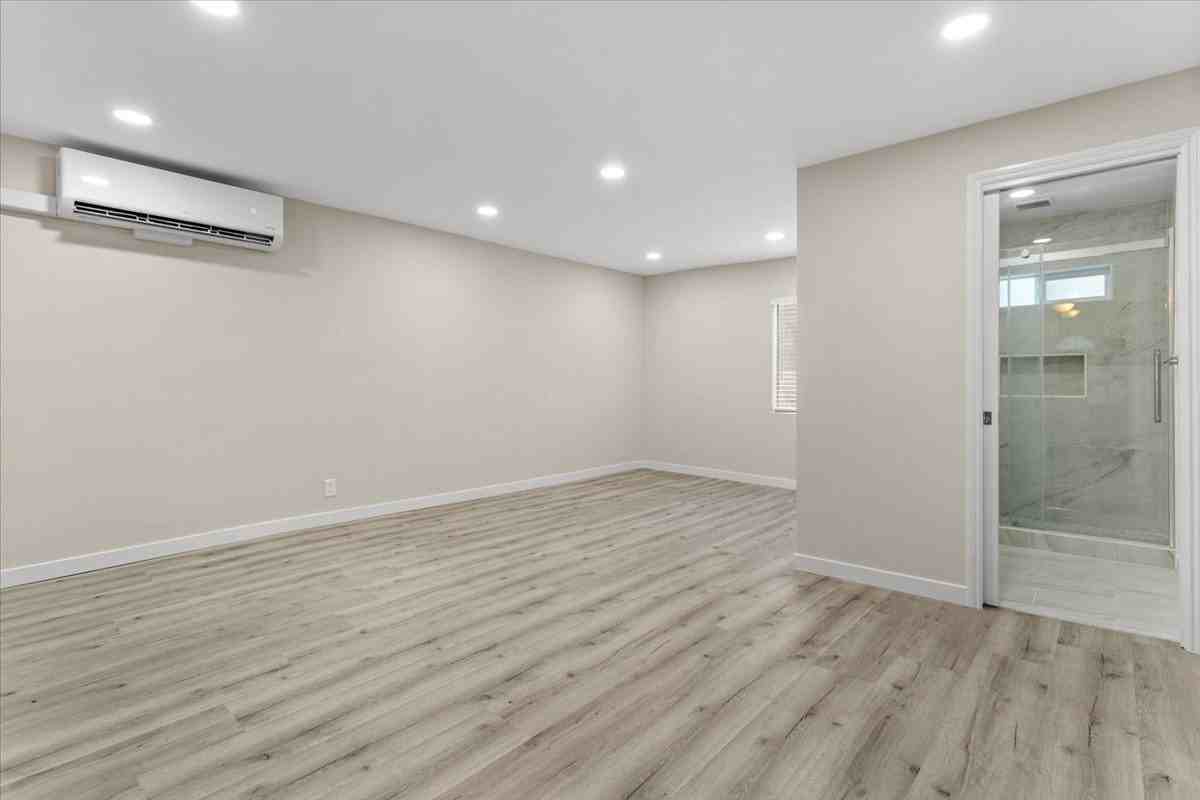 3652 Fredonia Dr #B - Photo 5 of 14