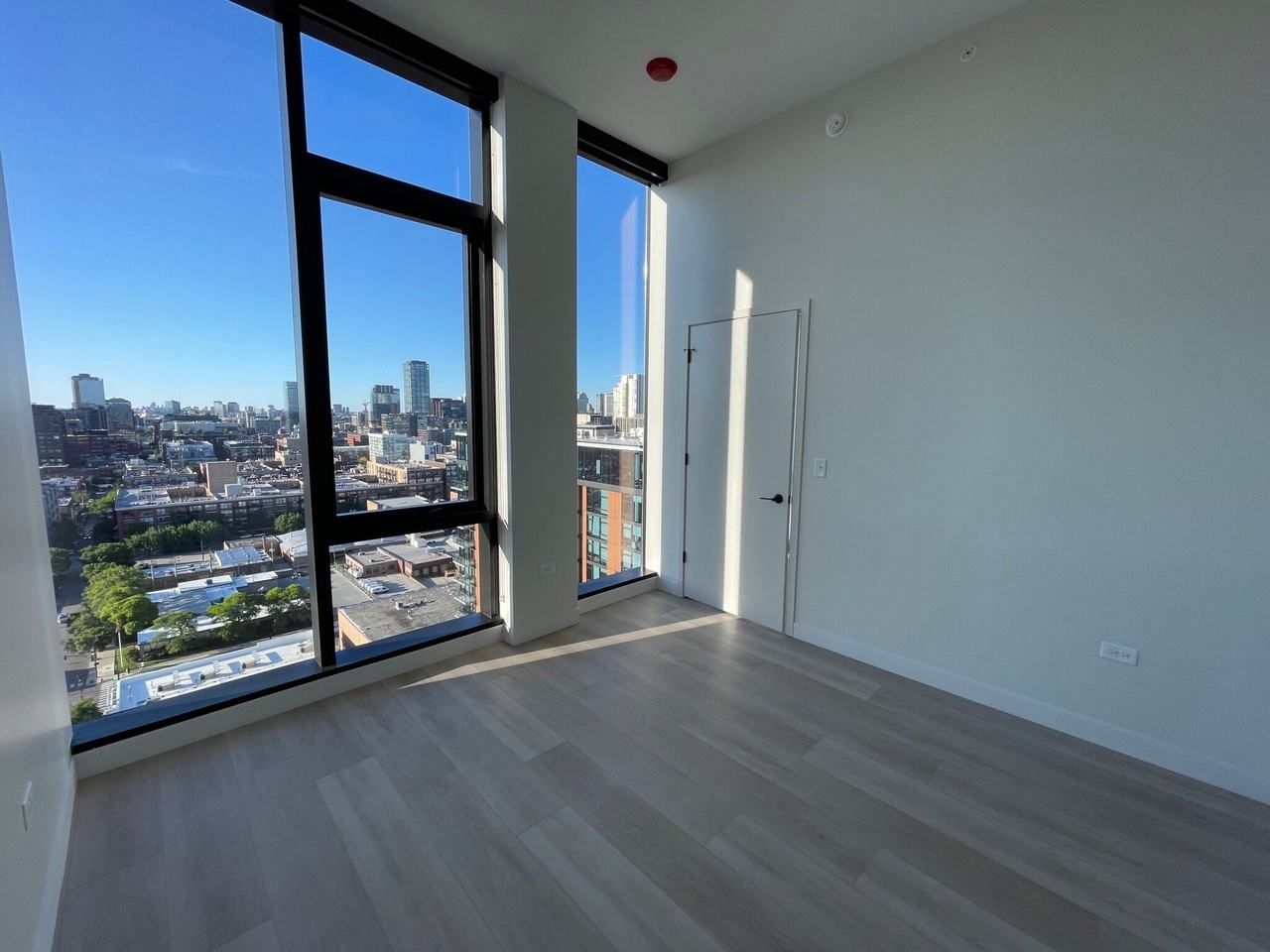 1083 W Van Buren St #1111 - Photo 7 of 18