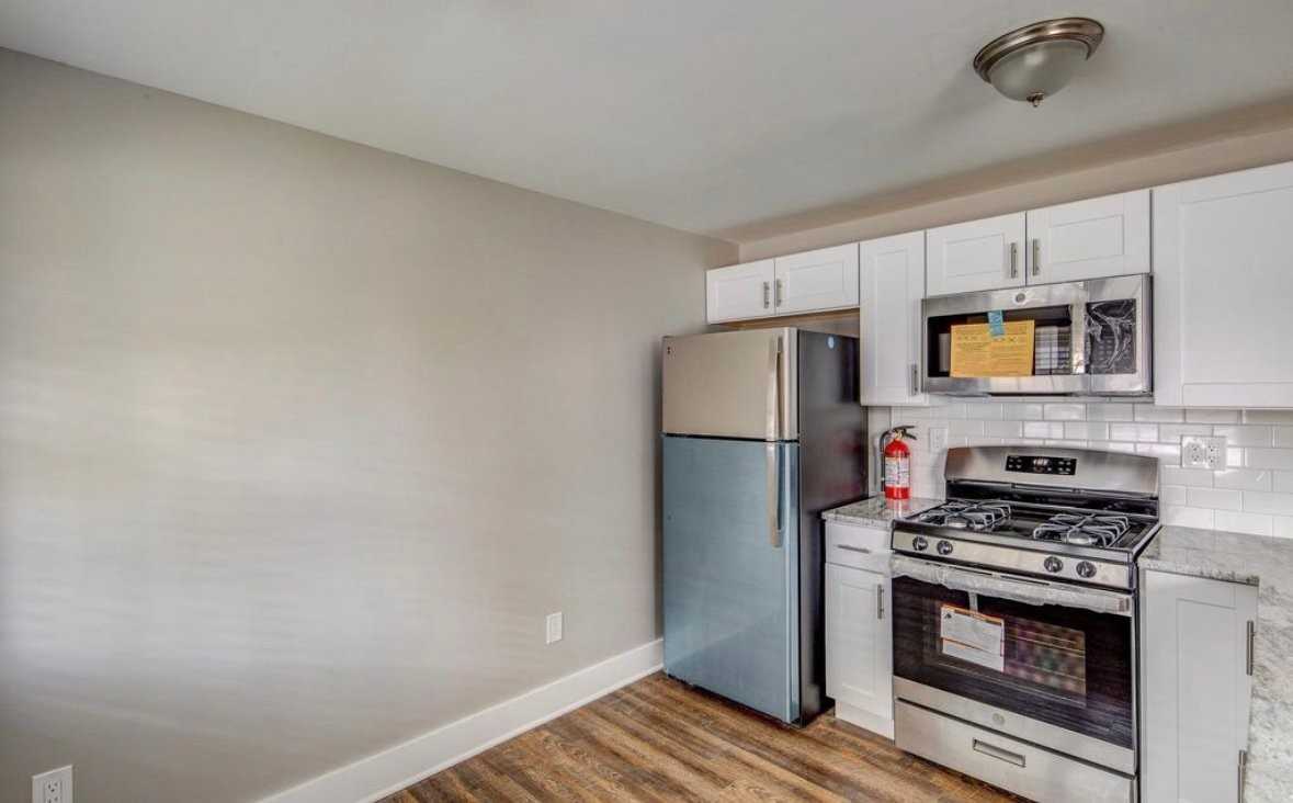 412 S Charleston Ave #A - Photo 3 of 11