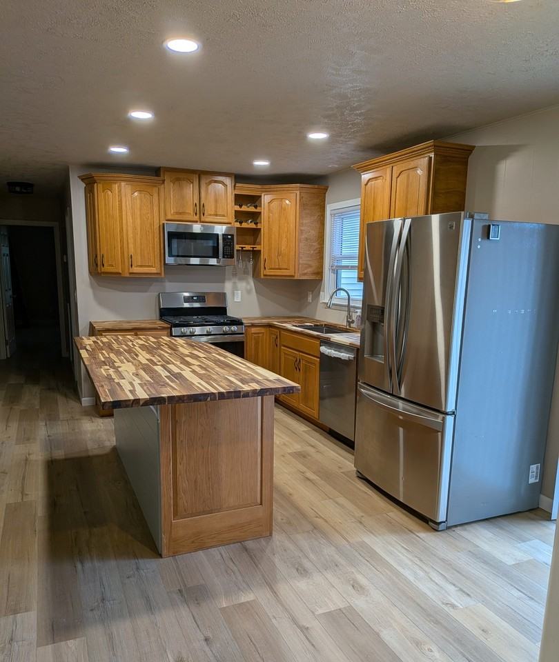 108 Larissa St - Photo 2 of 20