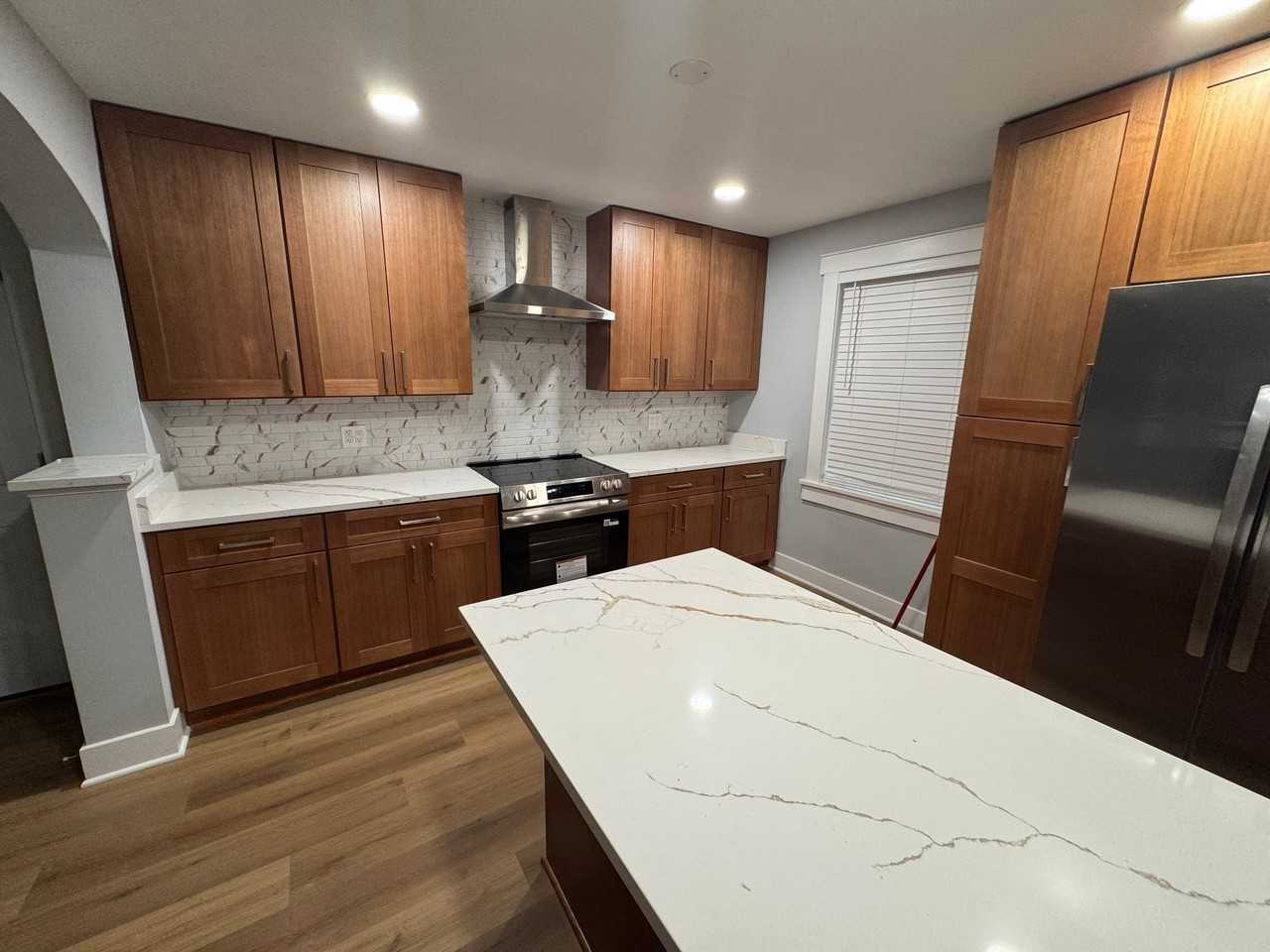 136 Lakin Ave - Photo 4 of 15
