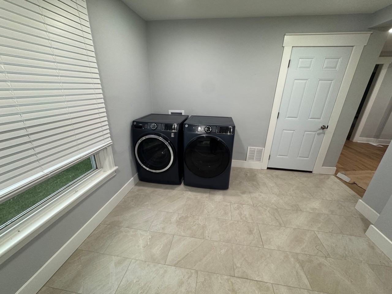 136 Lakin Ave - Photo 5 of 15