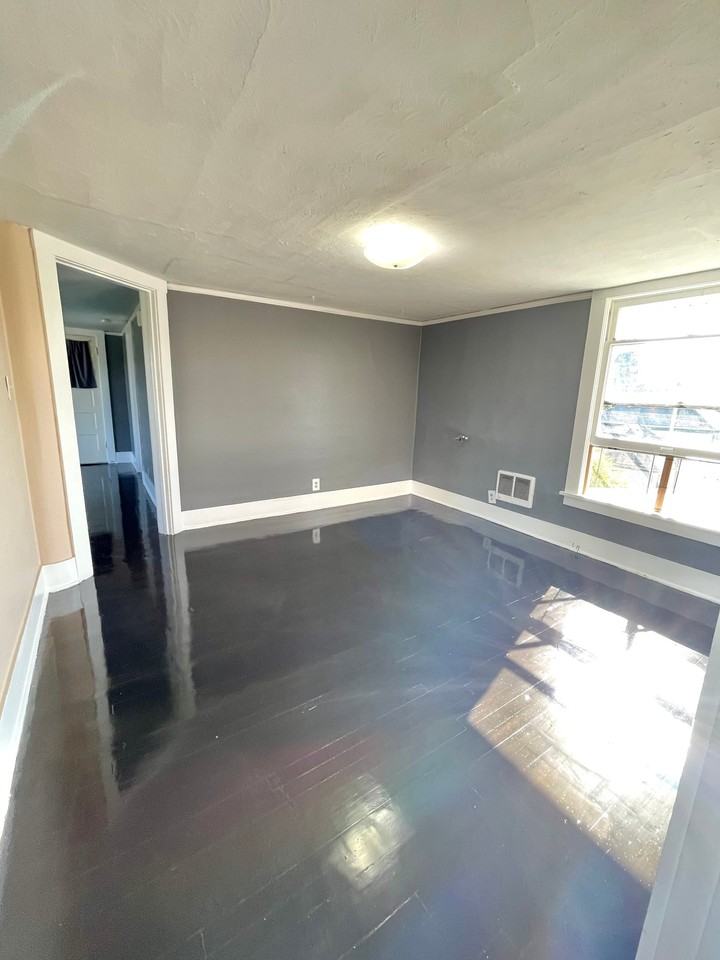 717 Sw 4th St #10 - Photo 5 of 9