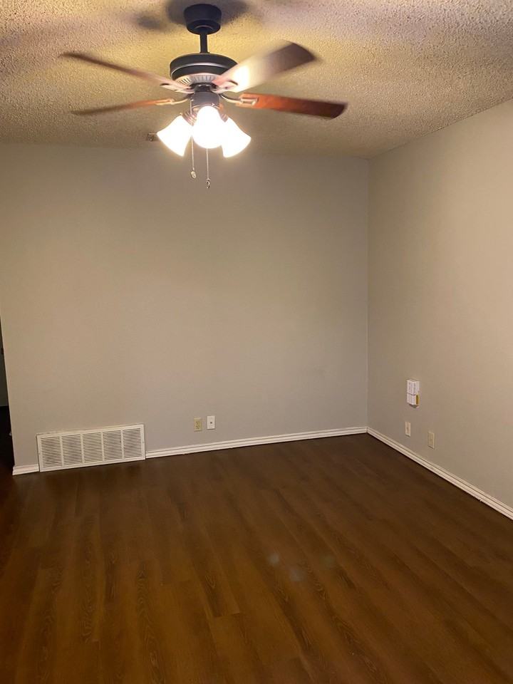 2022 Granbury St #2022 - Photo 2 of 11