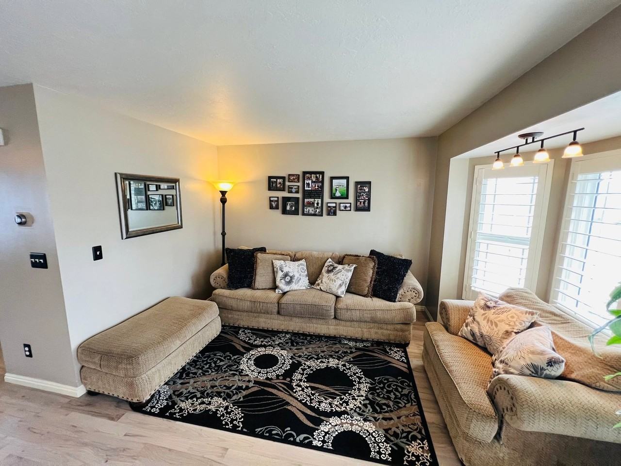 2492 Ne - Photo 2 of 18