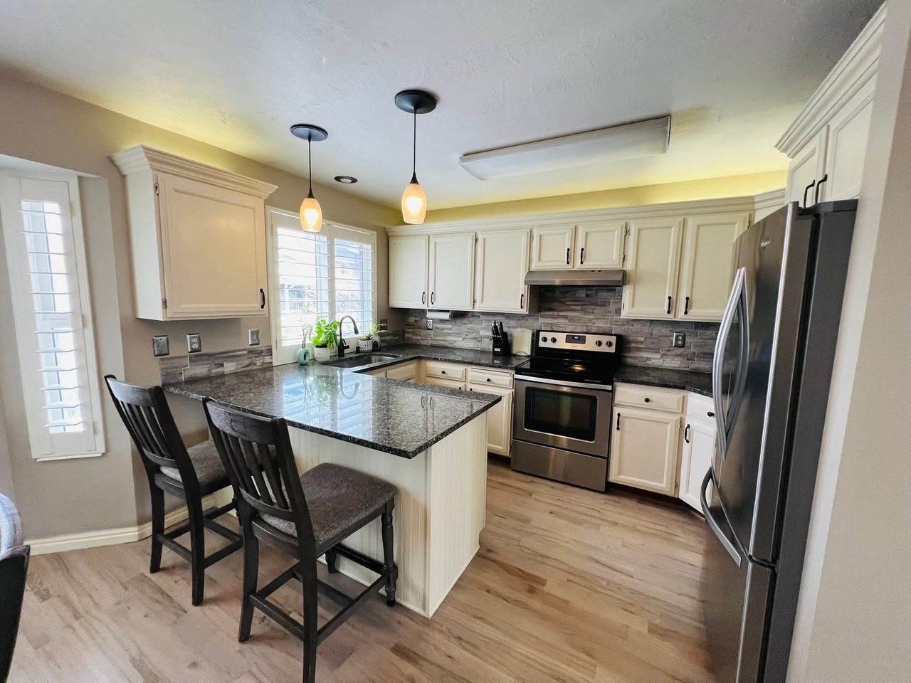 2492 Ne - Photo 3 of 18