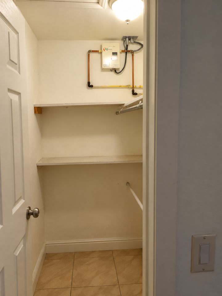 3611 Palm Ave #B - Photo 4 of 10