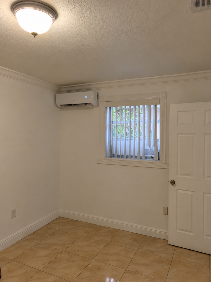 3611 Palm Ave #B - Photo 6 of 10