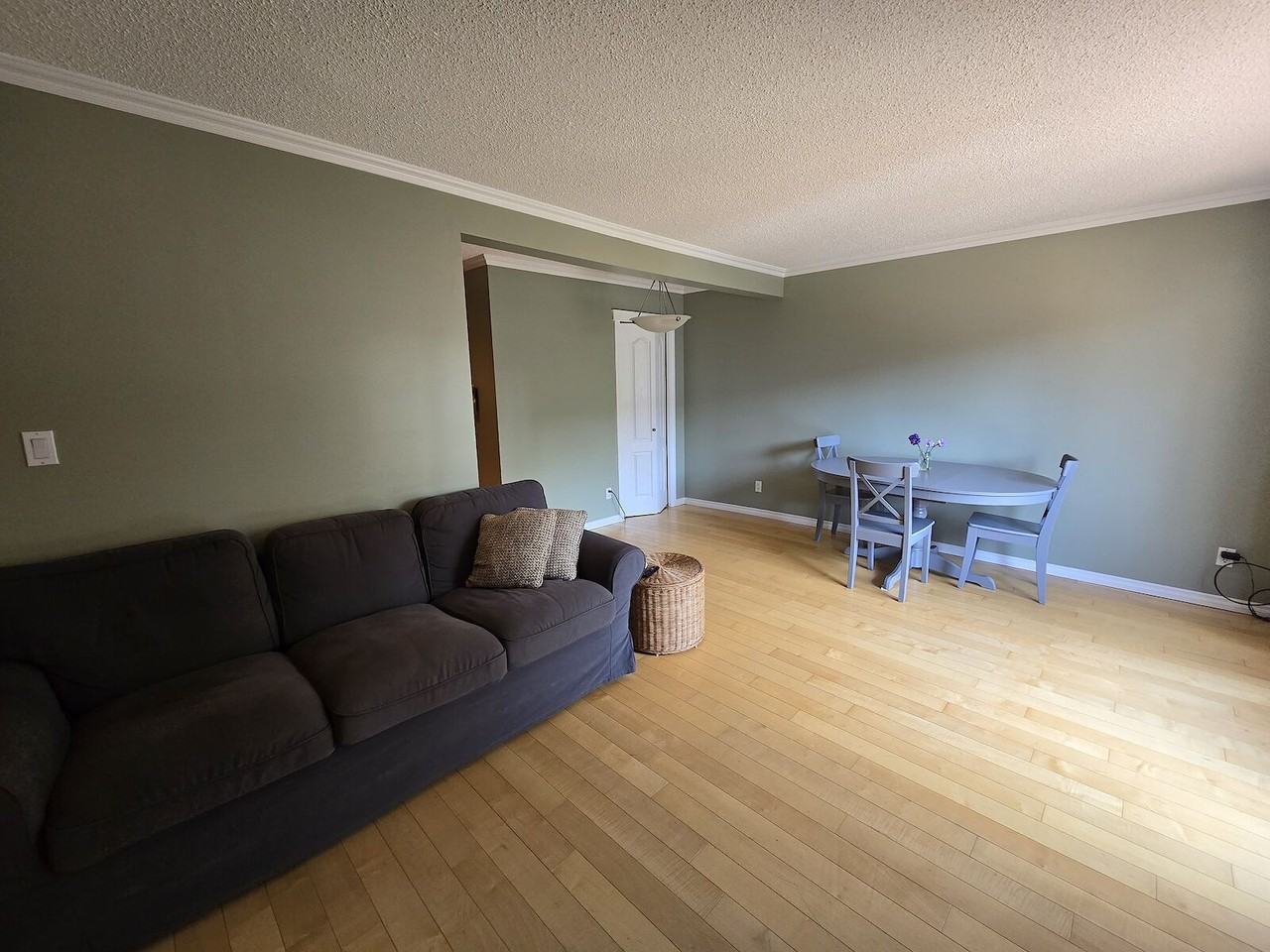 10547 - 10547 83 Avenue Northwest - Photo 2 of 11