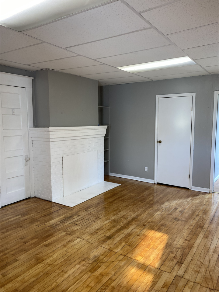 340 Oakhill Ave #1 - Photo 3 of 11