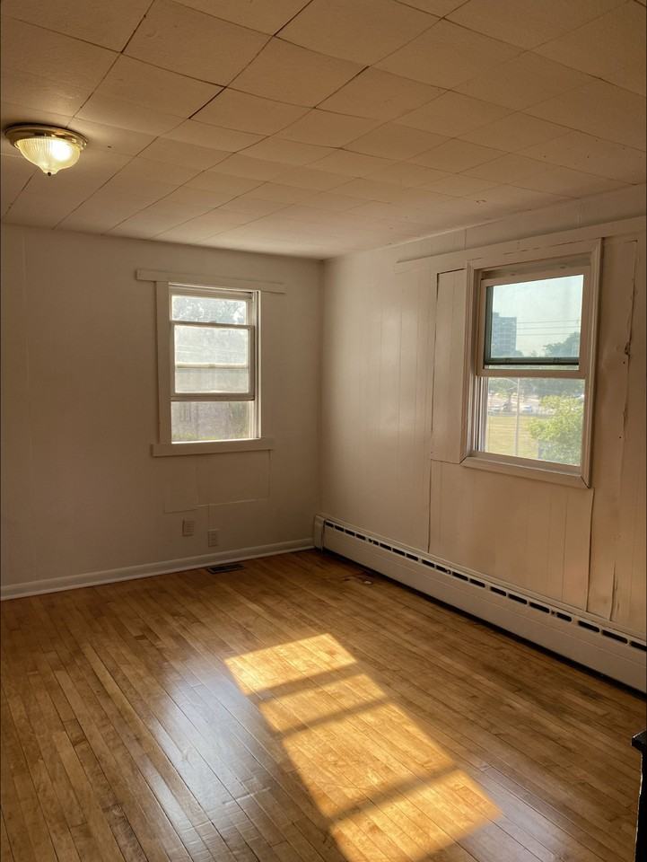 340 Oakhill Ave #1 - Photo 4 of 11