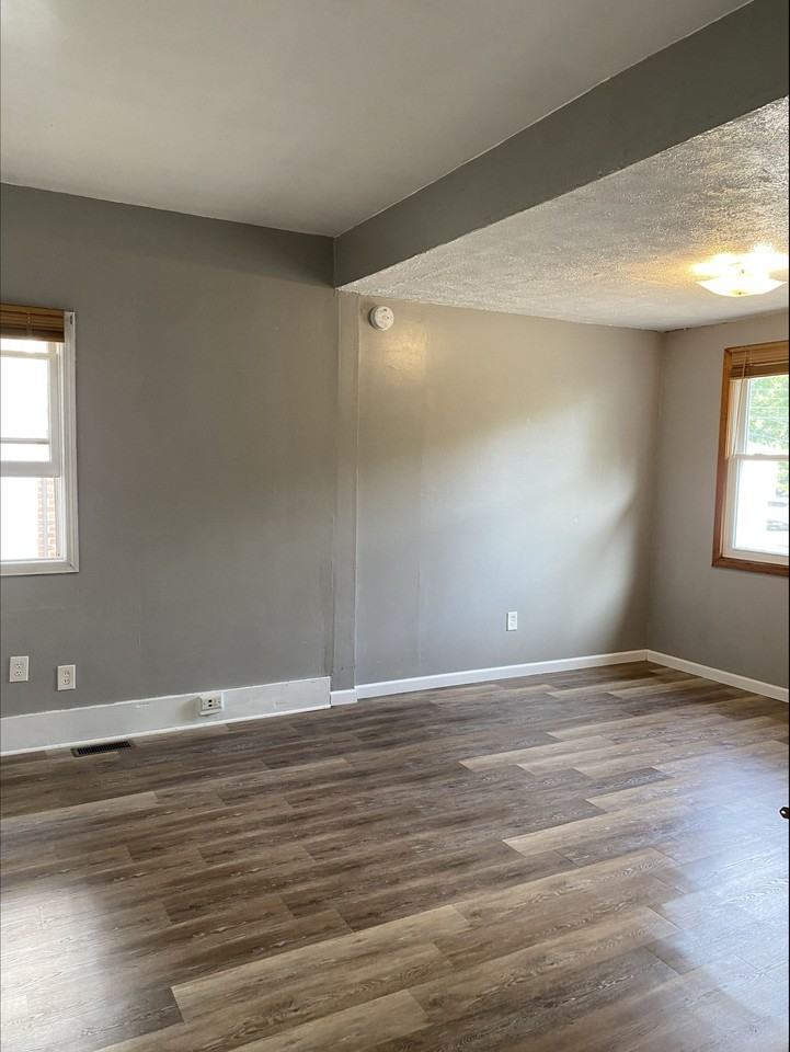 340 Oakhill Ave #1 - Photo 5 of 11