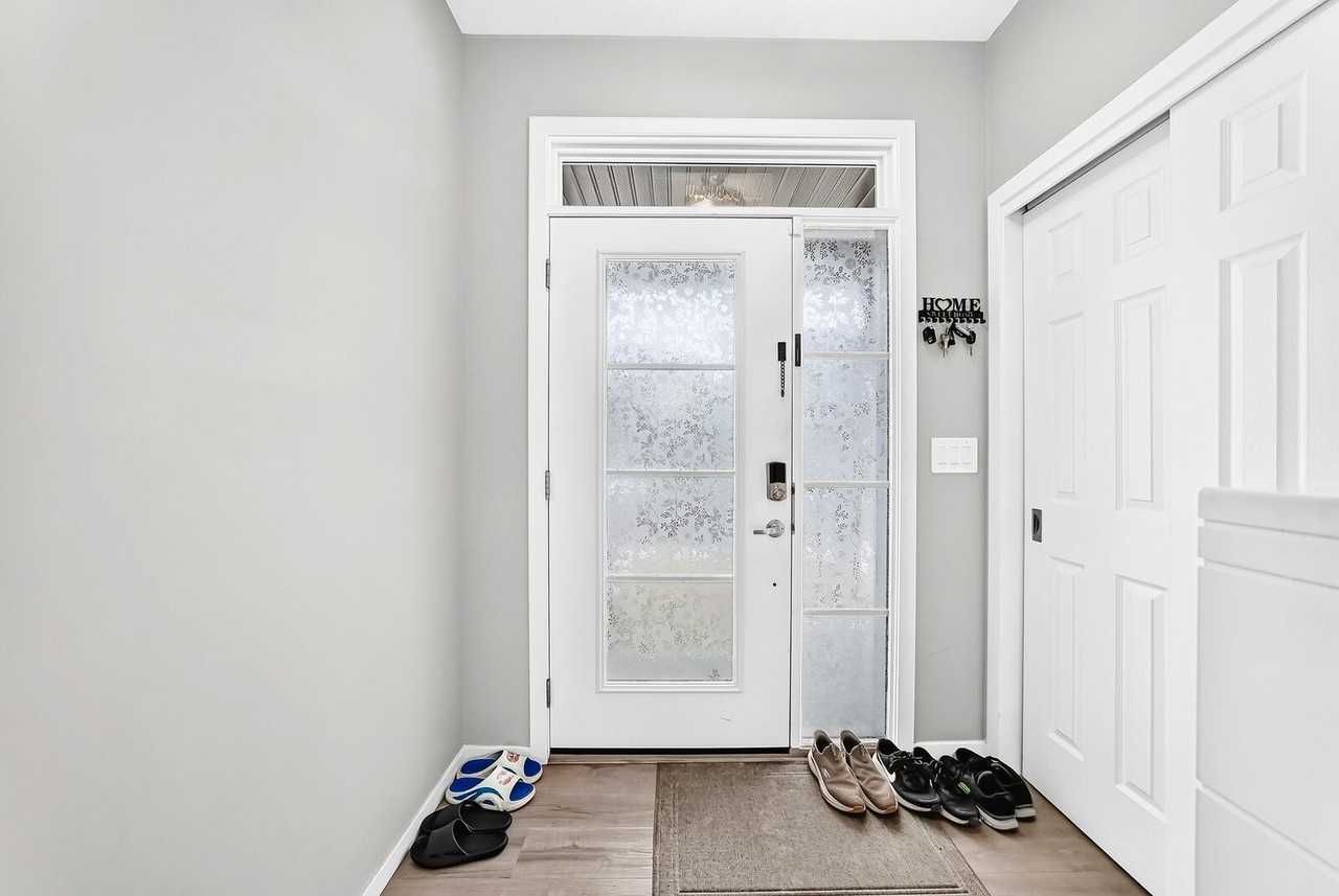 37 Carringham Hts Nw - Photo 2 of 37
