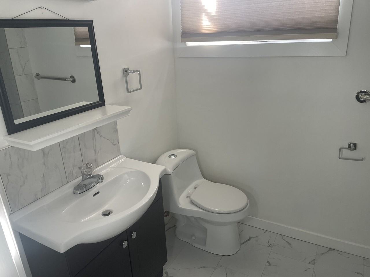 1007 16 St Ne - Photo 3 of 4