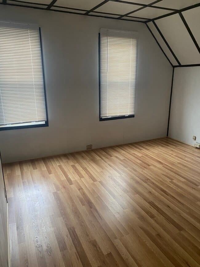 111 Redlyn St #NA - Photo 4 of 14