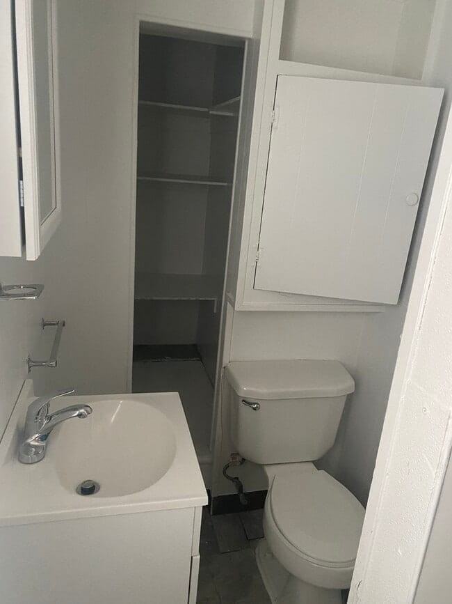 111 Redlyn St #NA - Photo 6 of 14